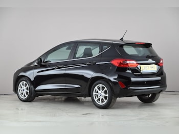 Used Ford Fiesta 2017 for sale - 77909900: Photo