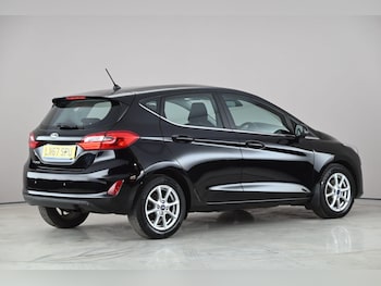 Used Ford Fiesta 2017 for sale - 77909900: Photo