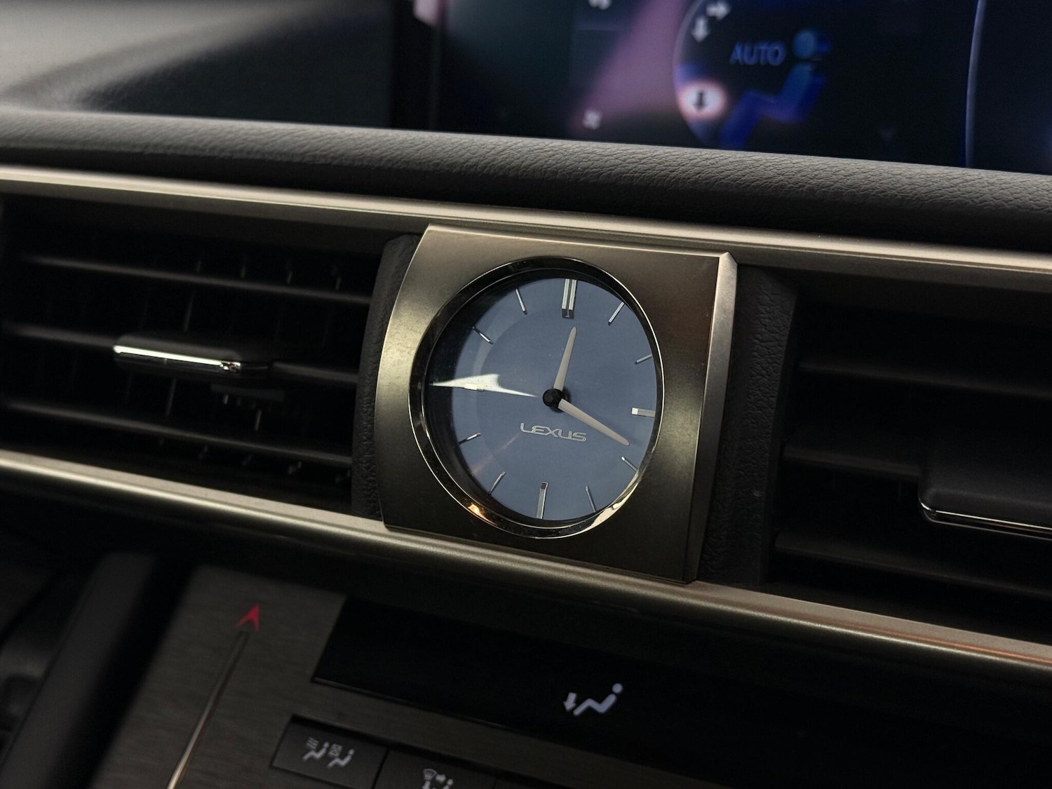 Used Lexus IS 2020 for sale - 77108899: Photo 31