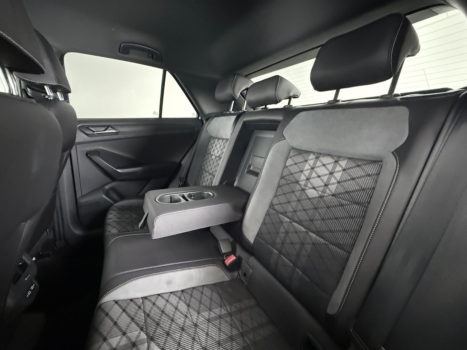 Used Volkswagen T-Roc 2024 for sale - 77181222: Photo 15