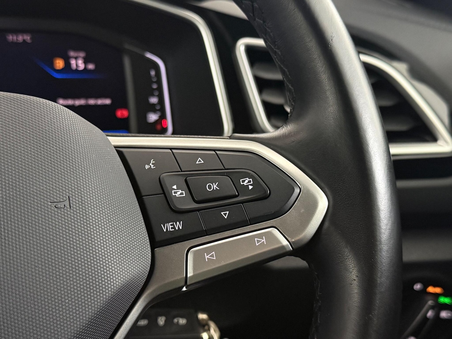 Used Volkswagen T-Roc 2024 for sale - 77181222: Photo 22