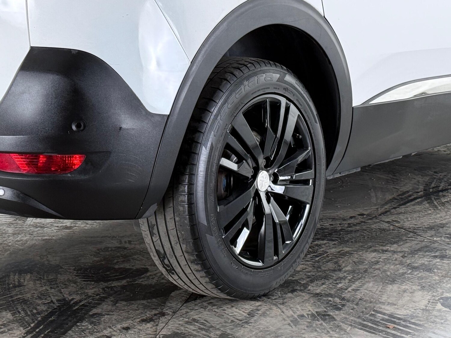 Used Peugeot 5008 2018 for sale - 77902222: Photo 8