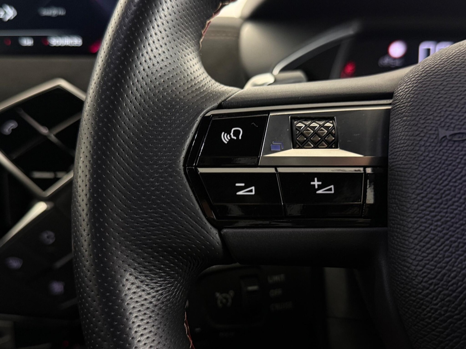 Used DS Automobiles DS 3 Crossback 2023 for sale - 77246167: Photo 18