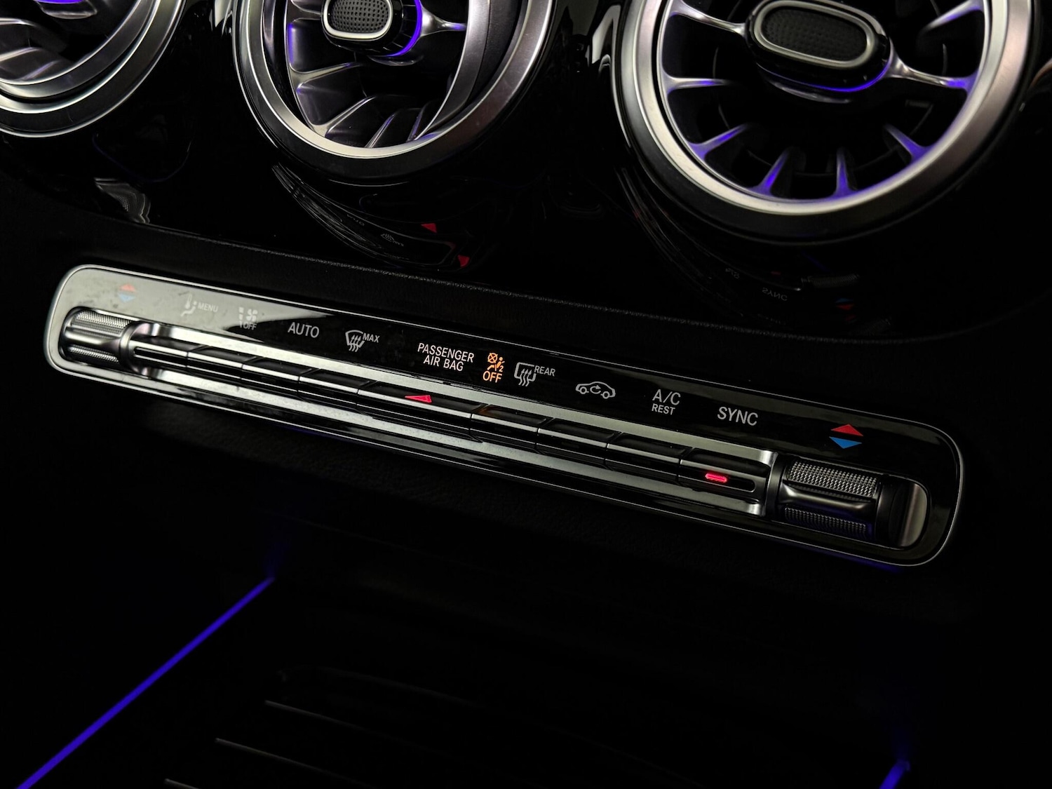 Used Mercedes-Benz GLA 2021 for sale - 76936132: Photo 42