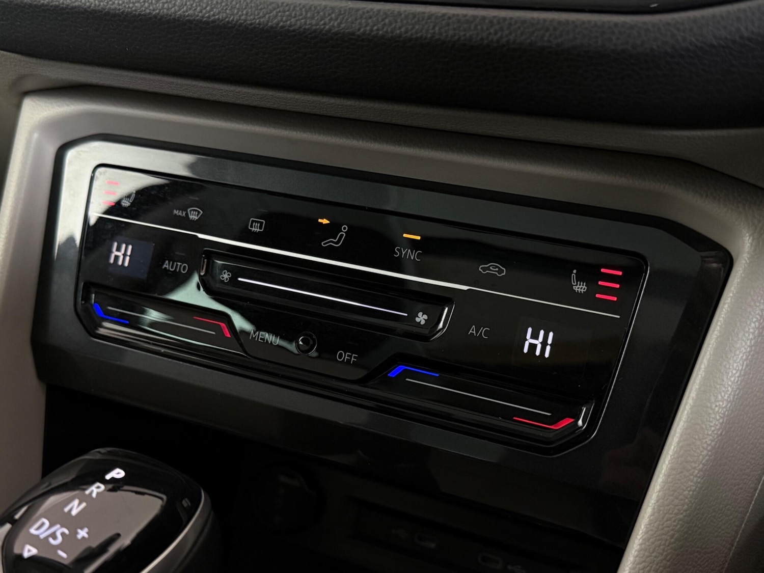 Used Volkswagen Tiguan 2021 for sale - 77292156: Photo 31