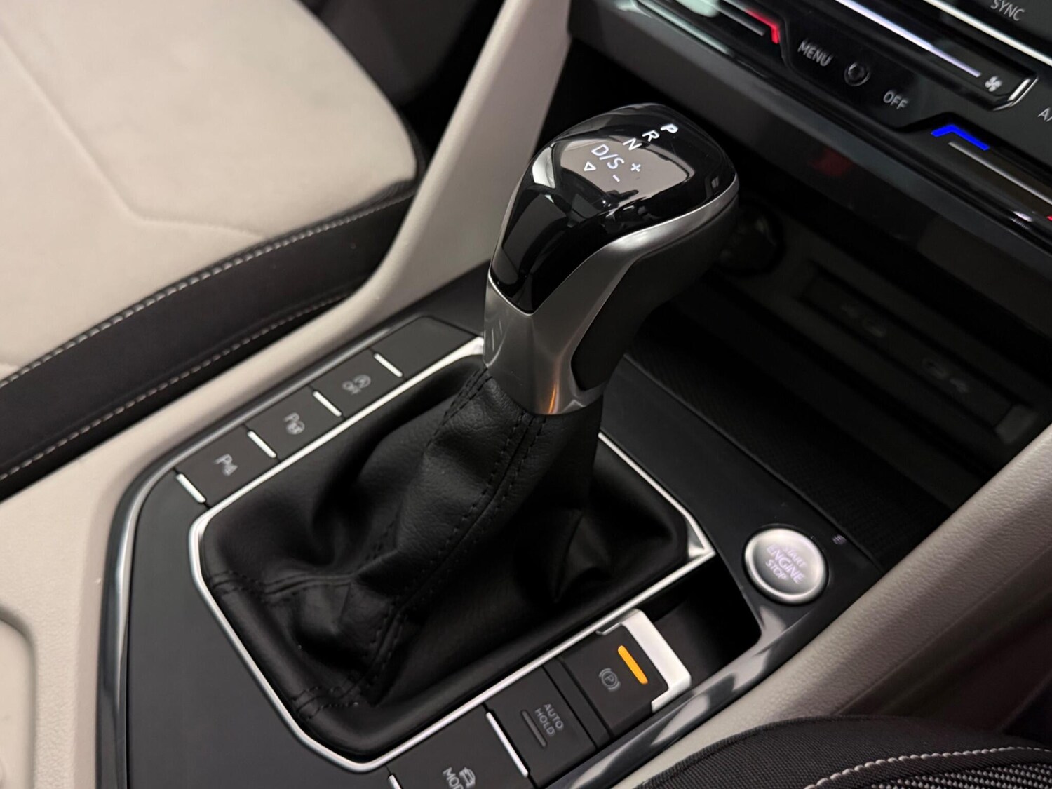 Used Volkswagen Tiguan 2021 for sale - 77292156: Photo 35