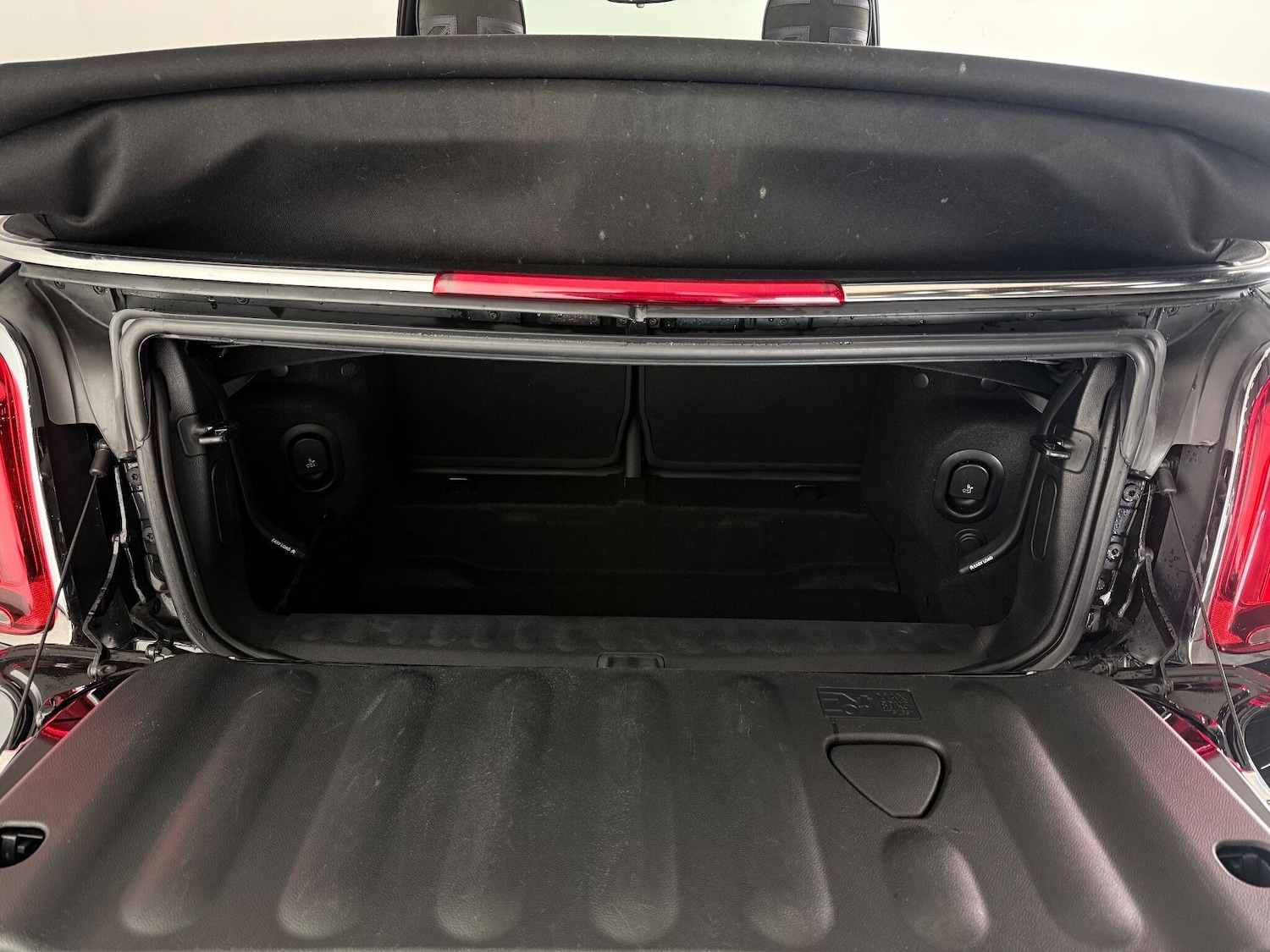 Used MINI Convertible 2019 for sale - 77221740: Photo 10