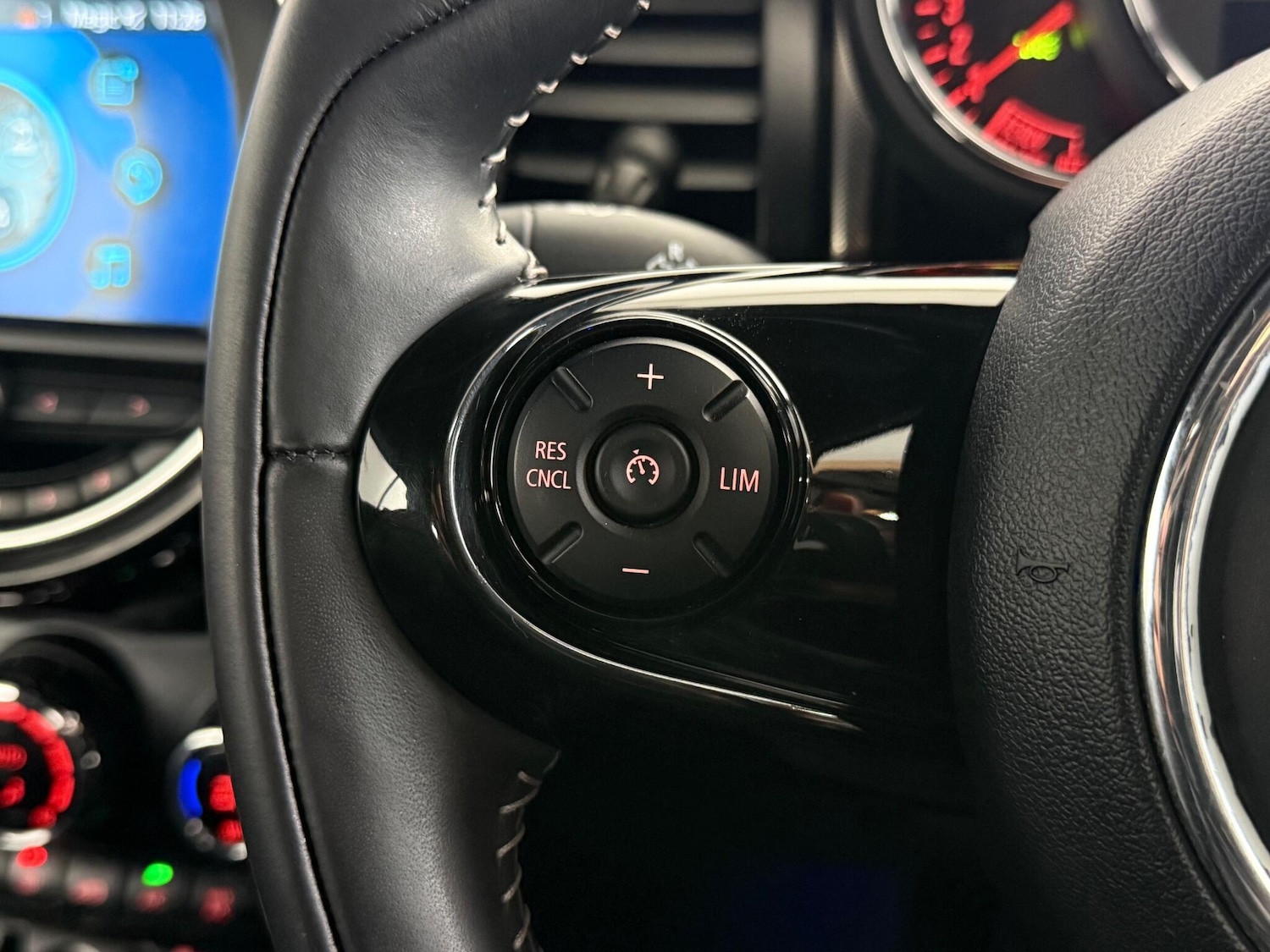 Used MINI Convertible 2019 for sale - 77221740: Photo 18