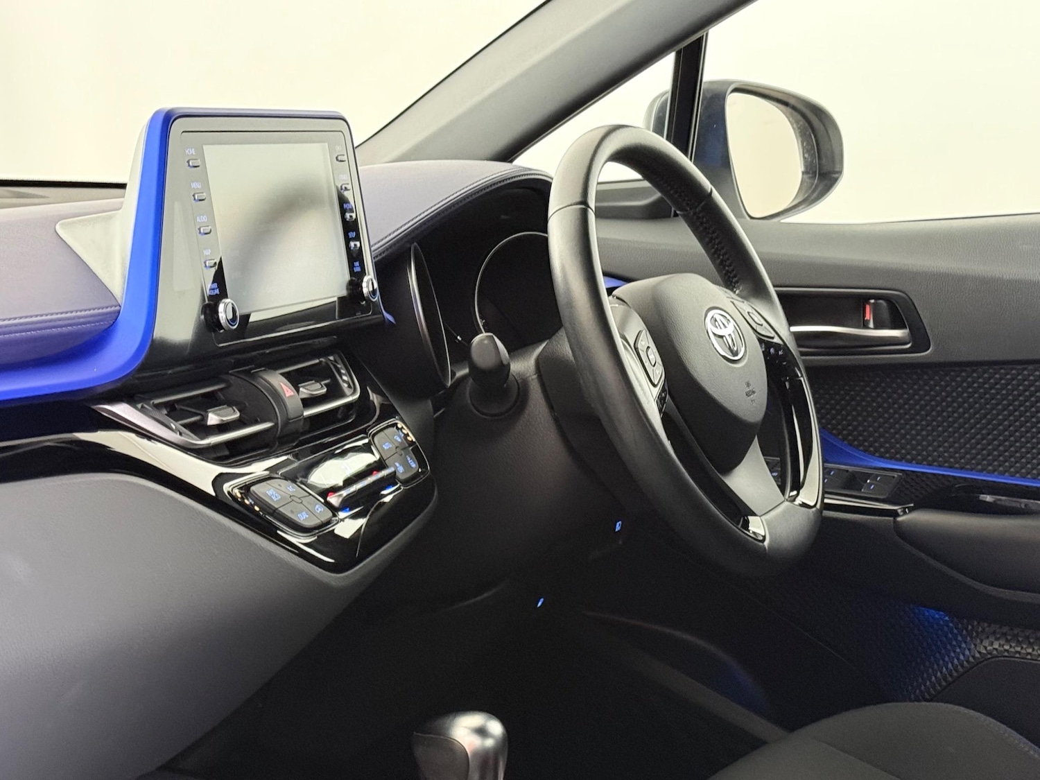 Used Toyota C-HR 2020 for sale - 77216890: Photo 11