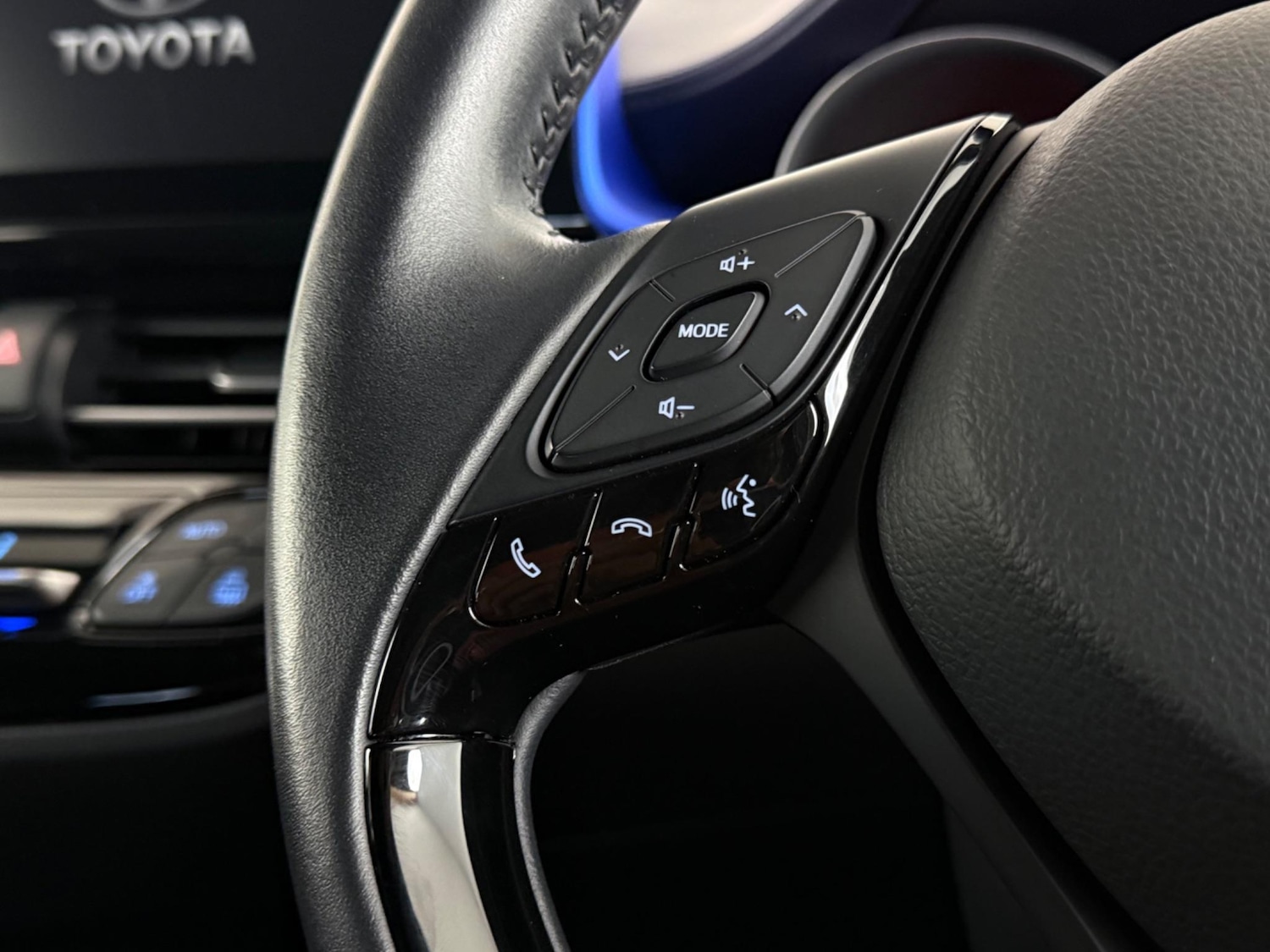 Used Toyota C-HR 2020 for sale - 77216890: Photo 18