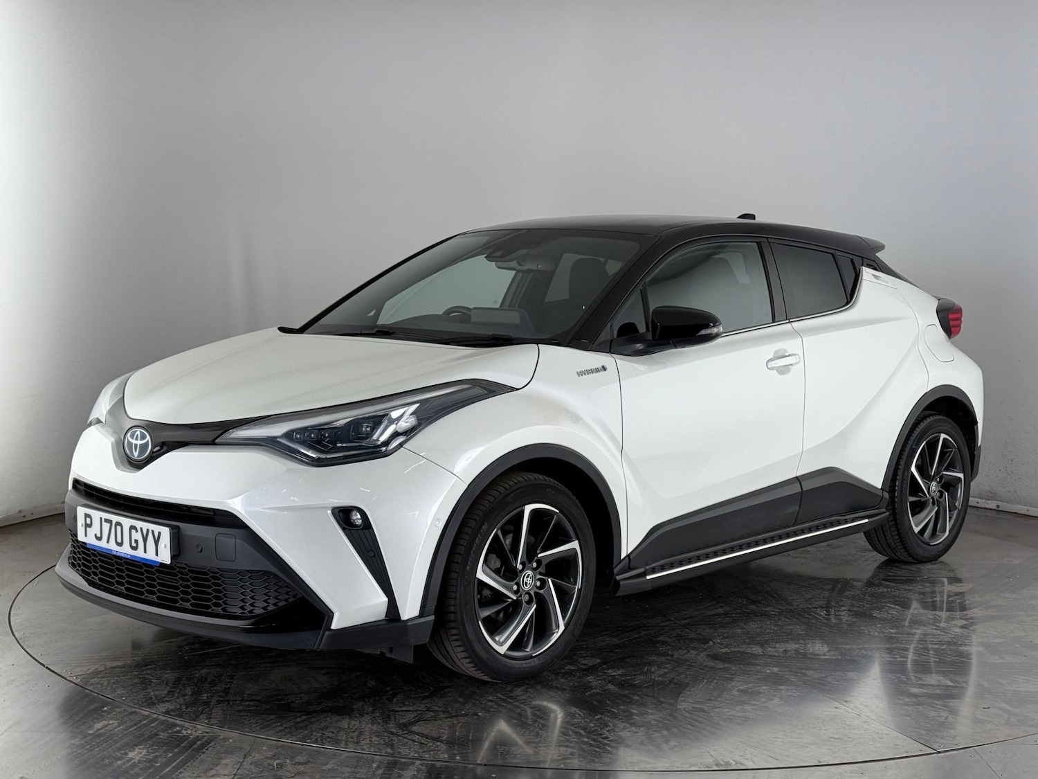 Used Toyota C-HR 2020 for sale - 77216890: Photo 2