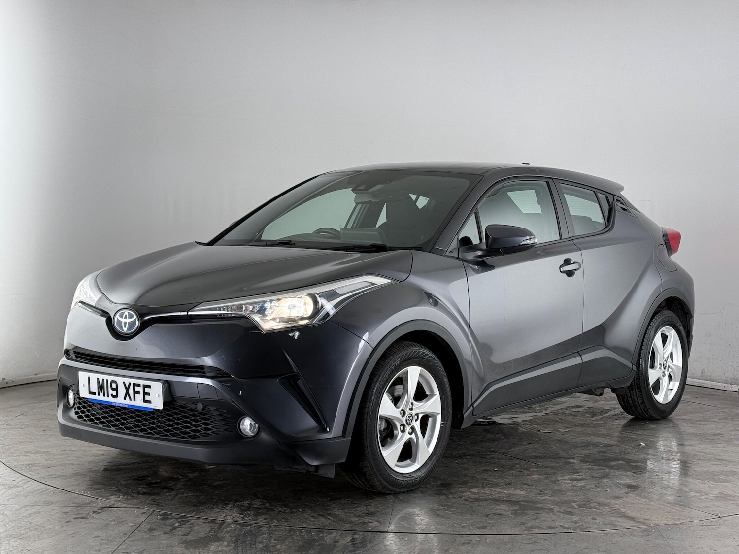 Used Toyota C-HR 2019 for sale - 77029225: Photo 3