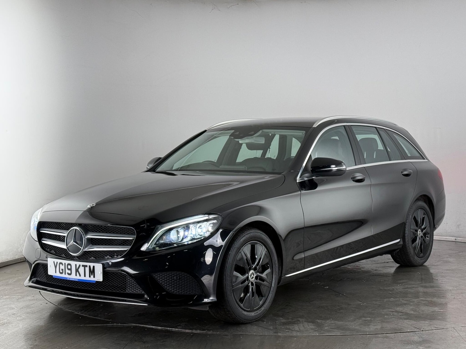 Used Mercedes-Benz C Class 2019 for sale - 77790154: Photo 2