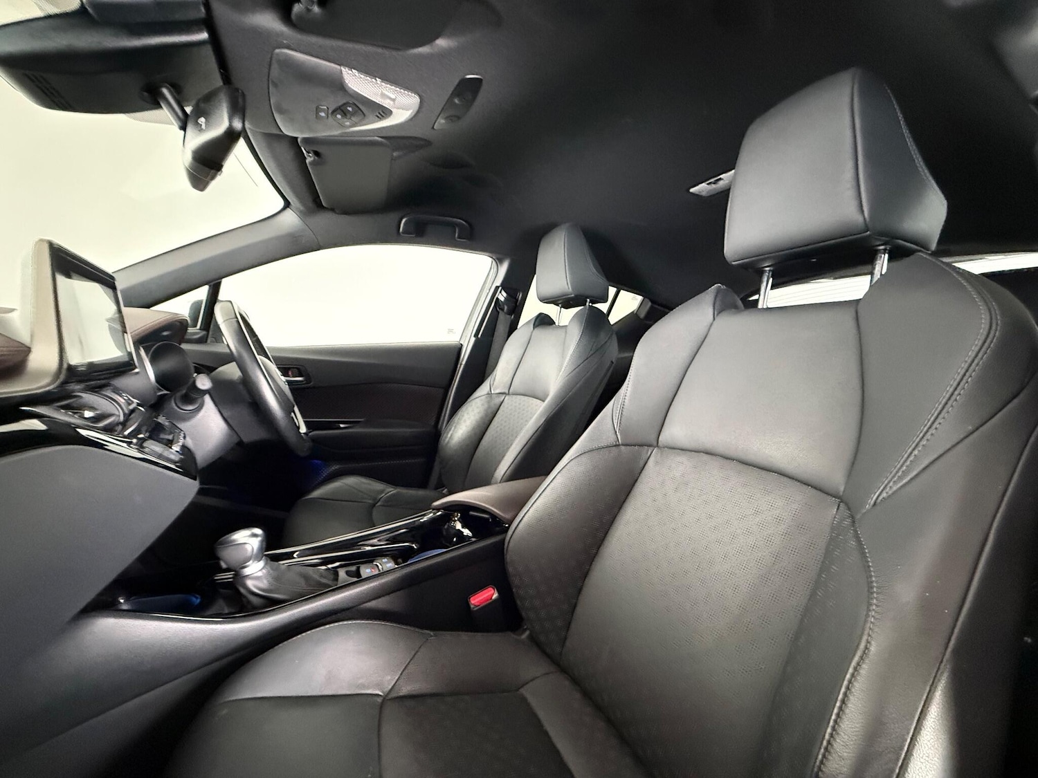 Used Toyota C-HR 2019 for sale - 77260297: Photo 11