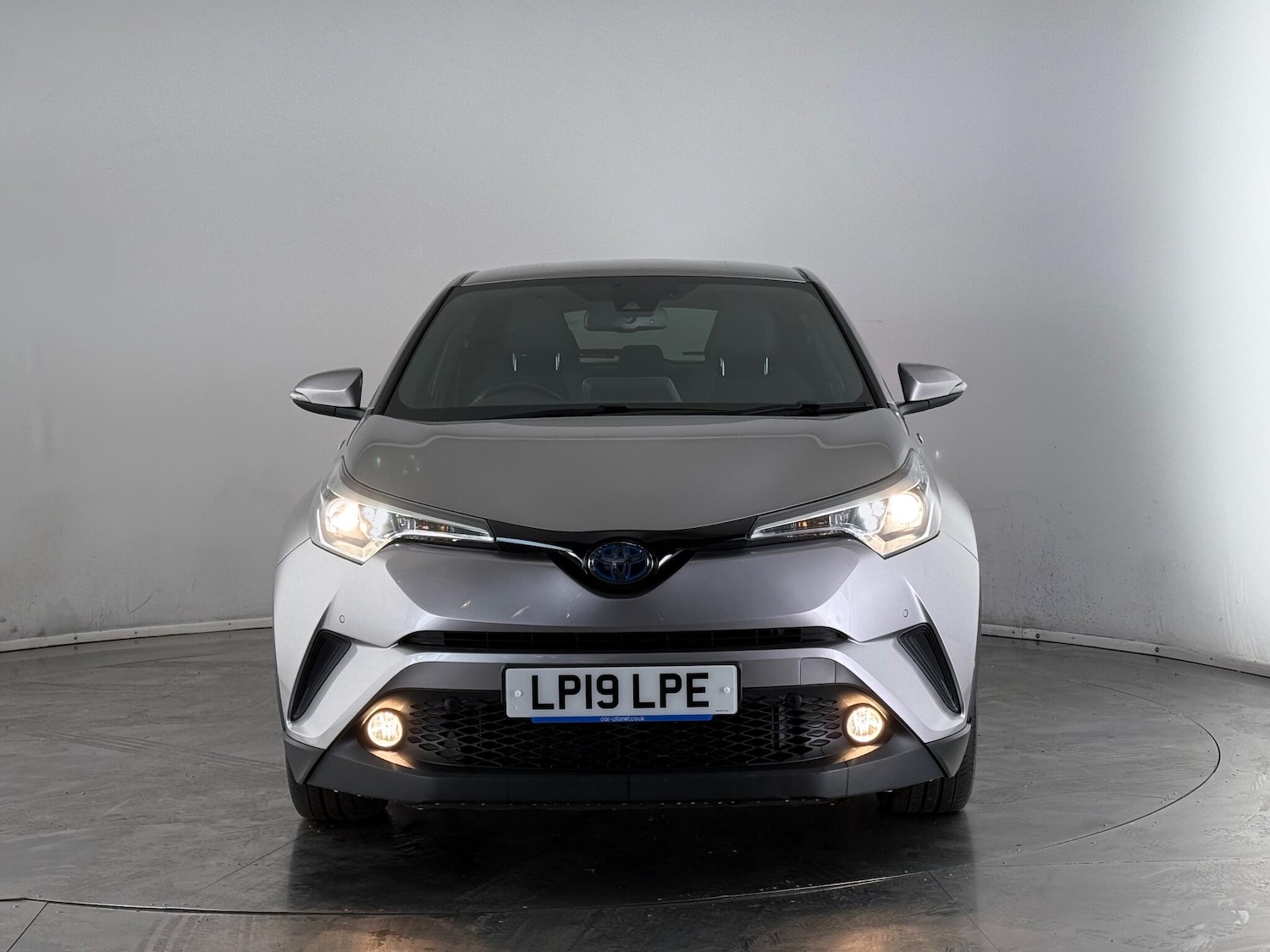 Used Toyota C-HR 2019 for sale - 77260297: Photo 2