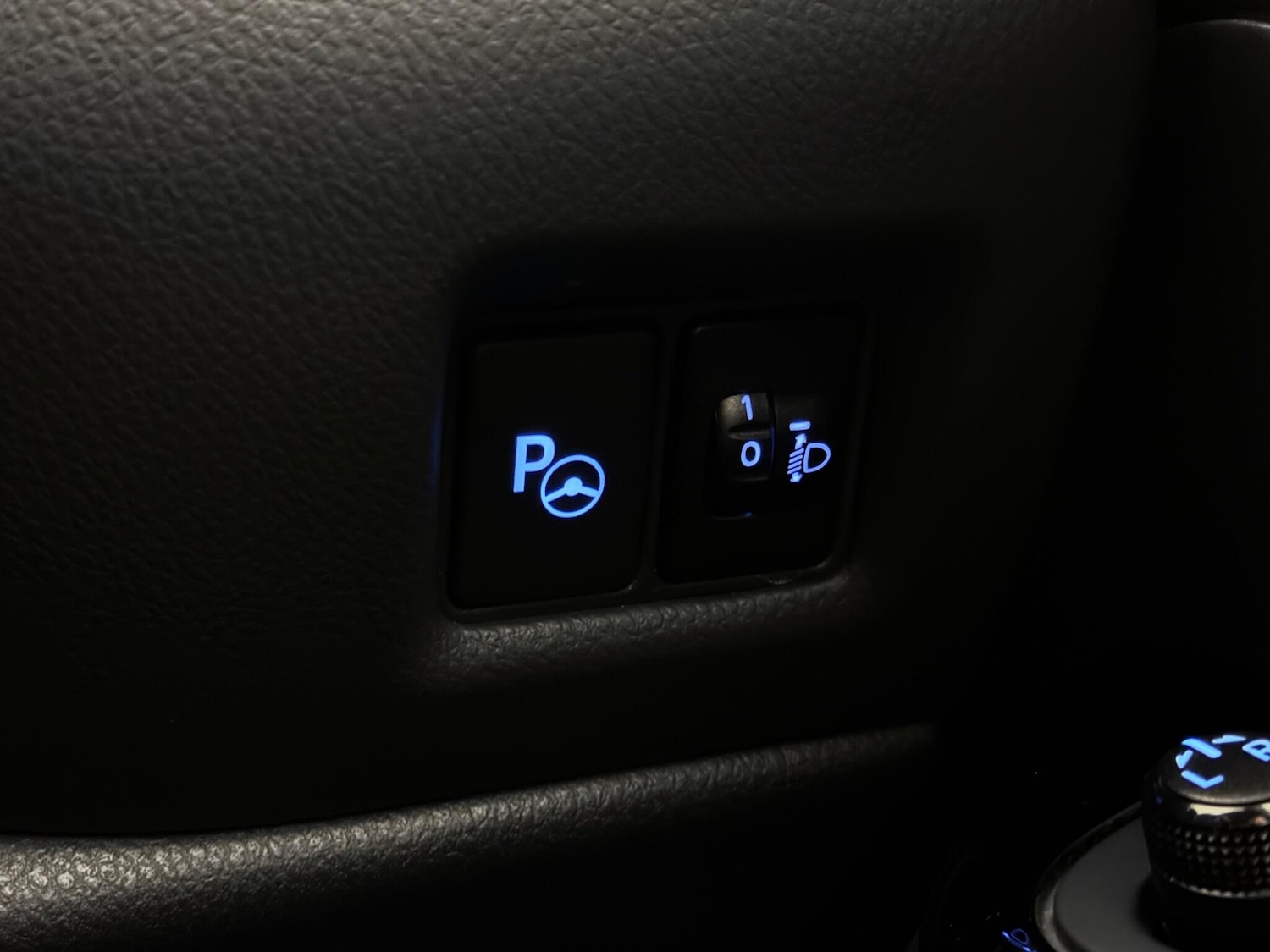 Used Toyota C-HR 2019 for sale - 77260297: Photo 29