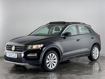 Used Volkswagen T-Roc 2019 for sale - 77456601: Photo