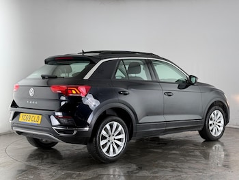 Used Volkswagen T-Roc 2019 for sale - 77456601: Photo