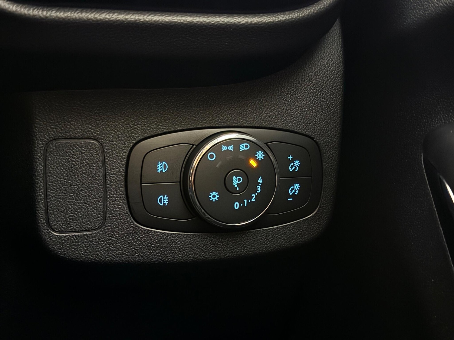 Used Ford Puma 2023 for sale - 76468208: Photo 40