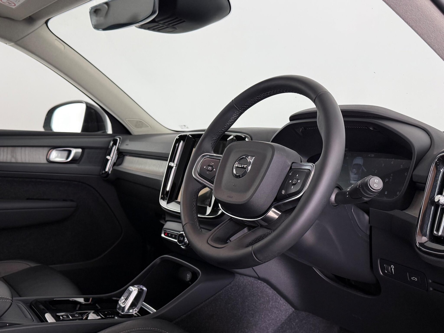 Used Volvo XC40 2021 for sale - 77246268: Photo 12