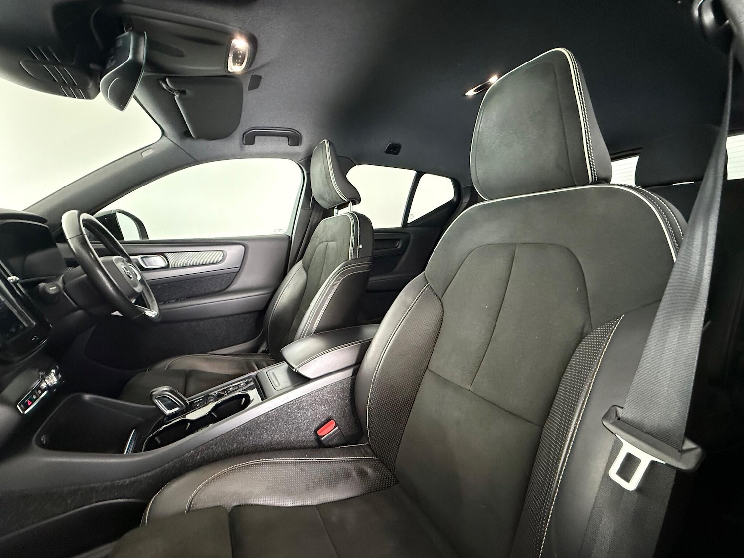 Used Volvo XC40 2018 for sale - 77180808: Photo 11