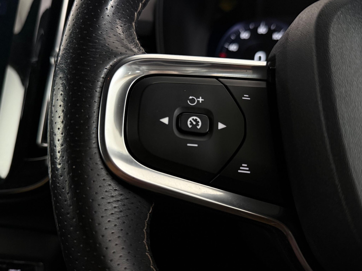 Used Volvo XC40 2018 for sale - 77180808: Photo 19