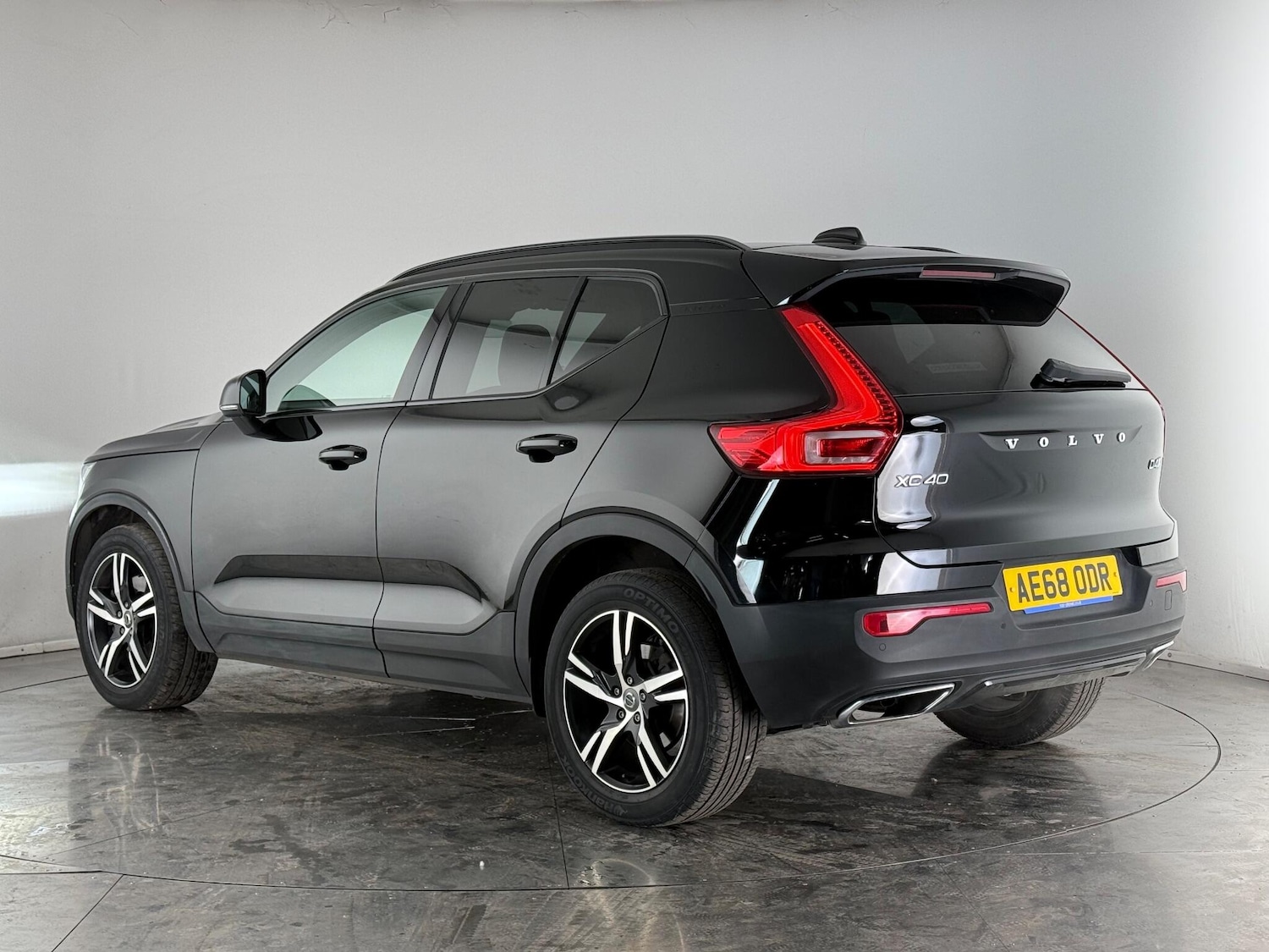 Used Volvo XC40 2018 for sale - 77180808: Photo 3