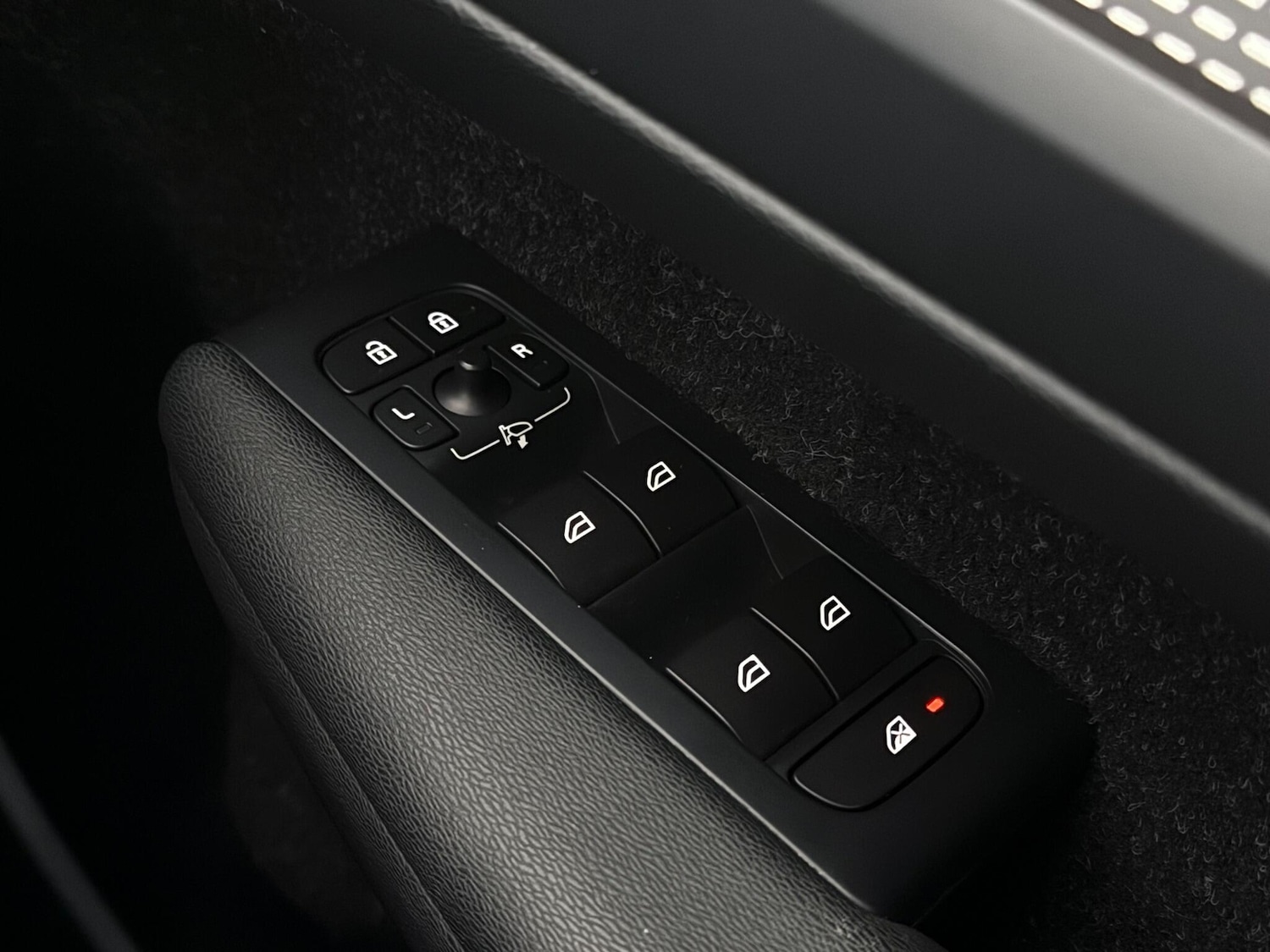 Used Volvo XC40 2018 for sale - 77180808: Photo 31