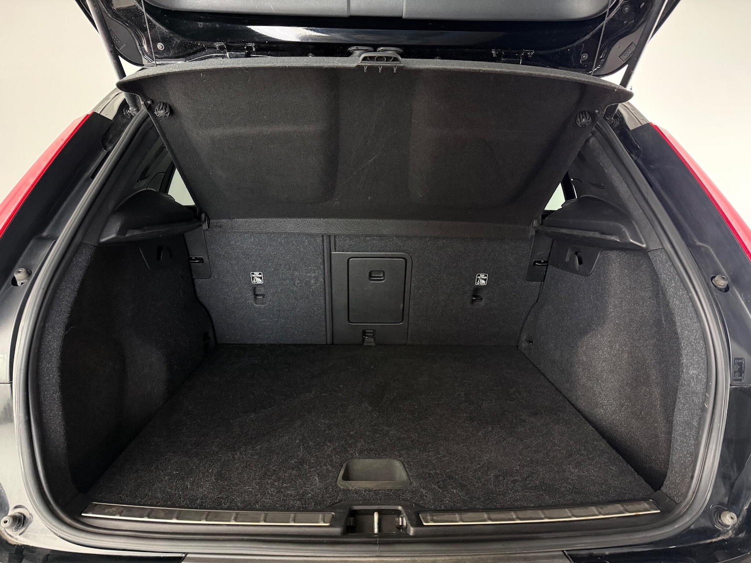 Used Volvo XC40 2018 for sale - 77180808: Photo 9