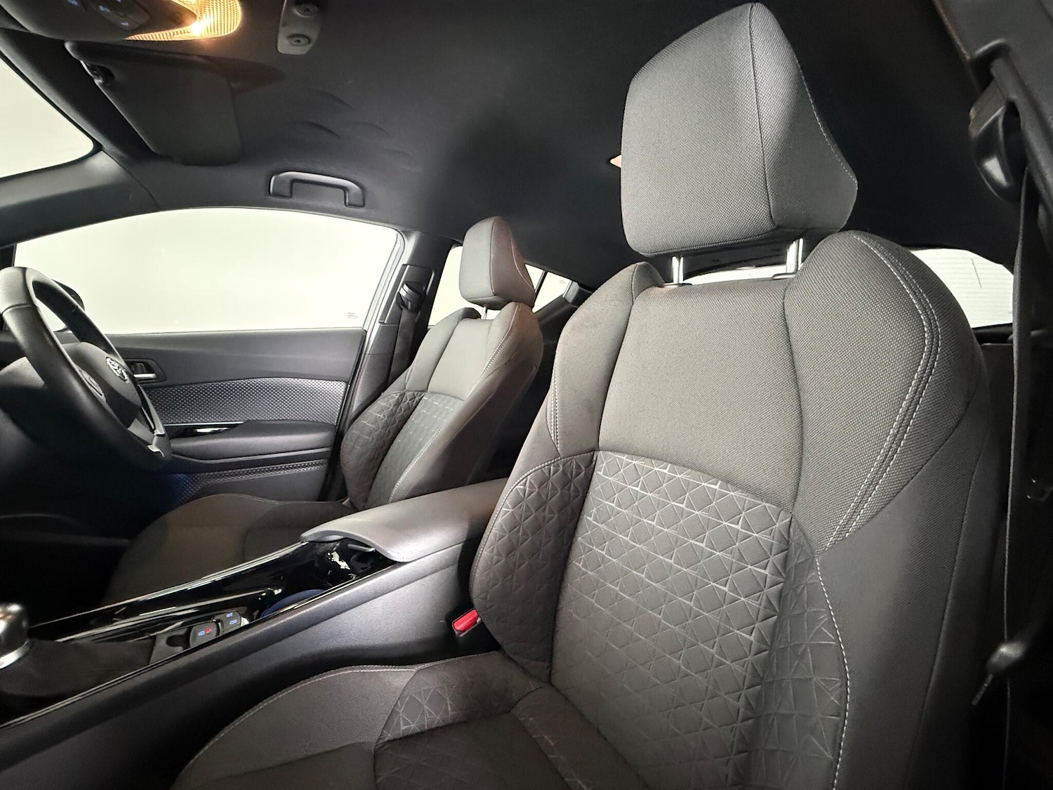 Used Toyota C-HR 2020 for sale - 77259958: Photo 10