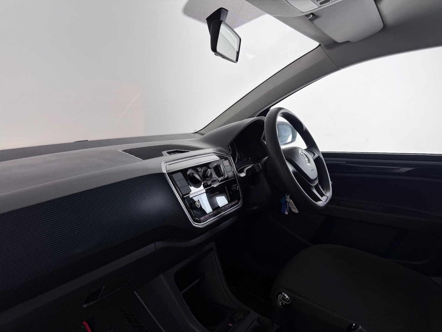 Used Volkswagen up! 2018 for sale - 76645311: Photo 16