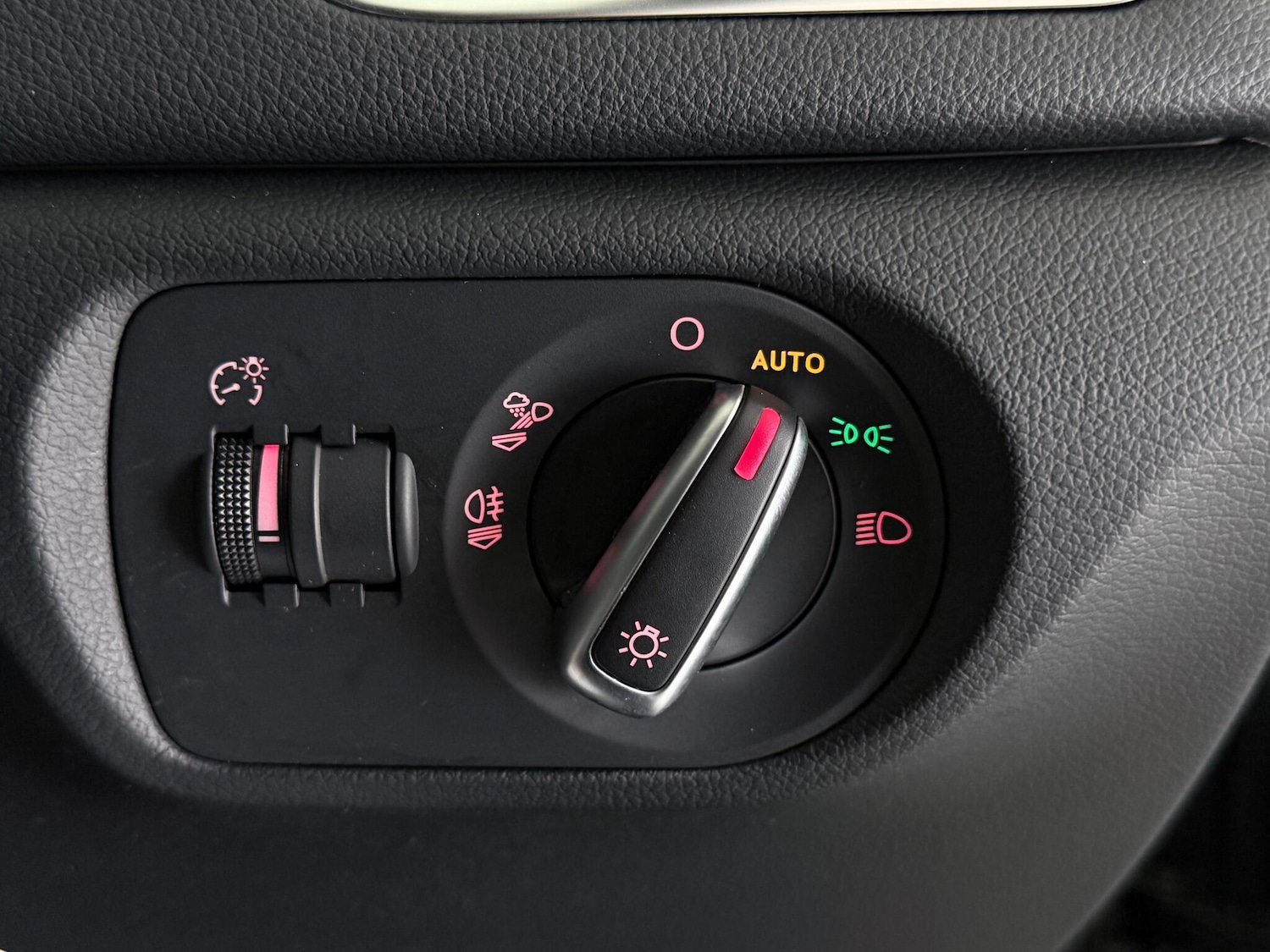 Used Audi Q3 2018 for sale - 76468066: Photo 42