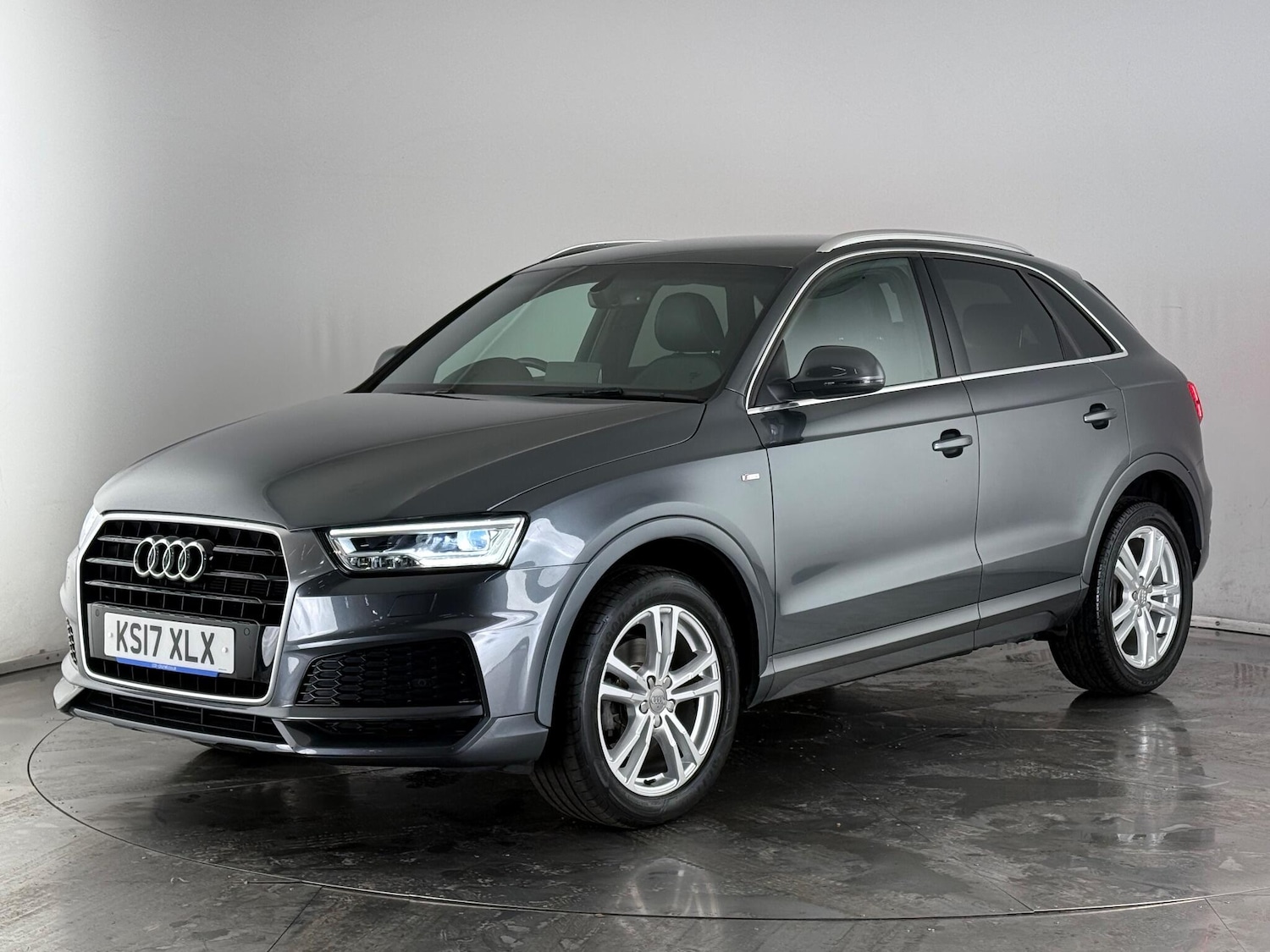 Used Audi Q3 2017 for sale - 76468591: Photo 3