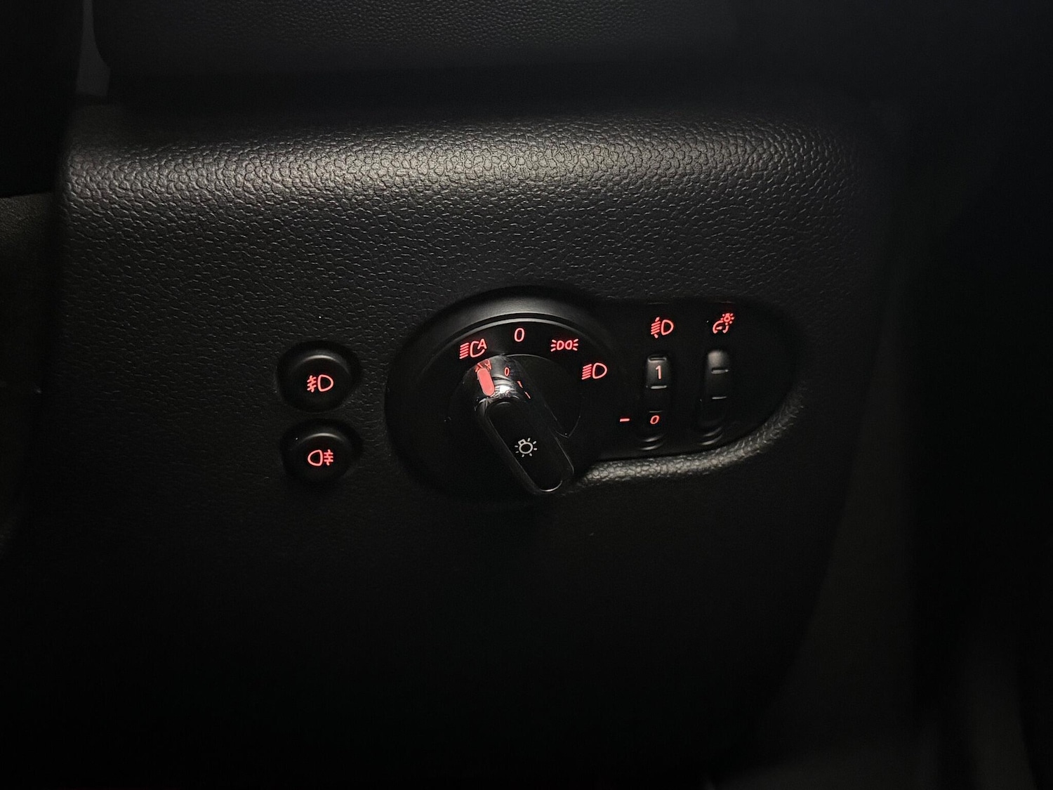 Used MINI Hatch 2019 for sale - 76468084: Photo 24