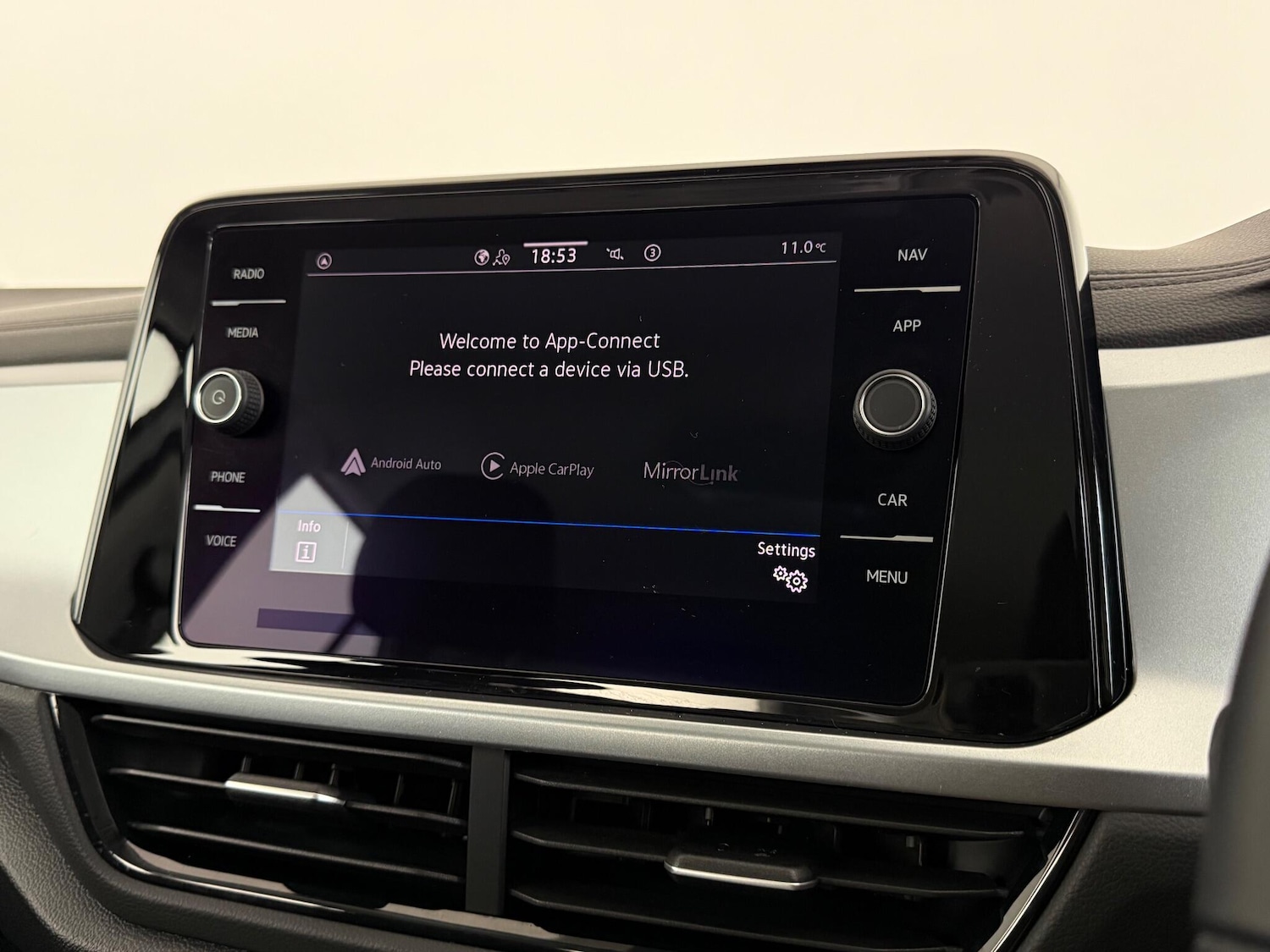 Used Volkswagen T-Roc 2022 for sale - 77222675: Photo 26