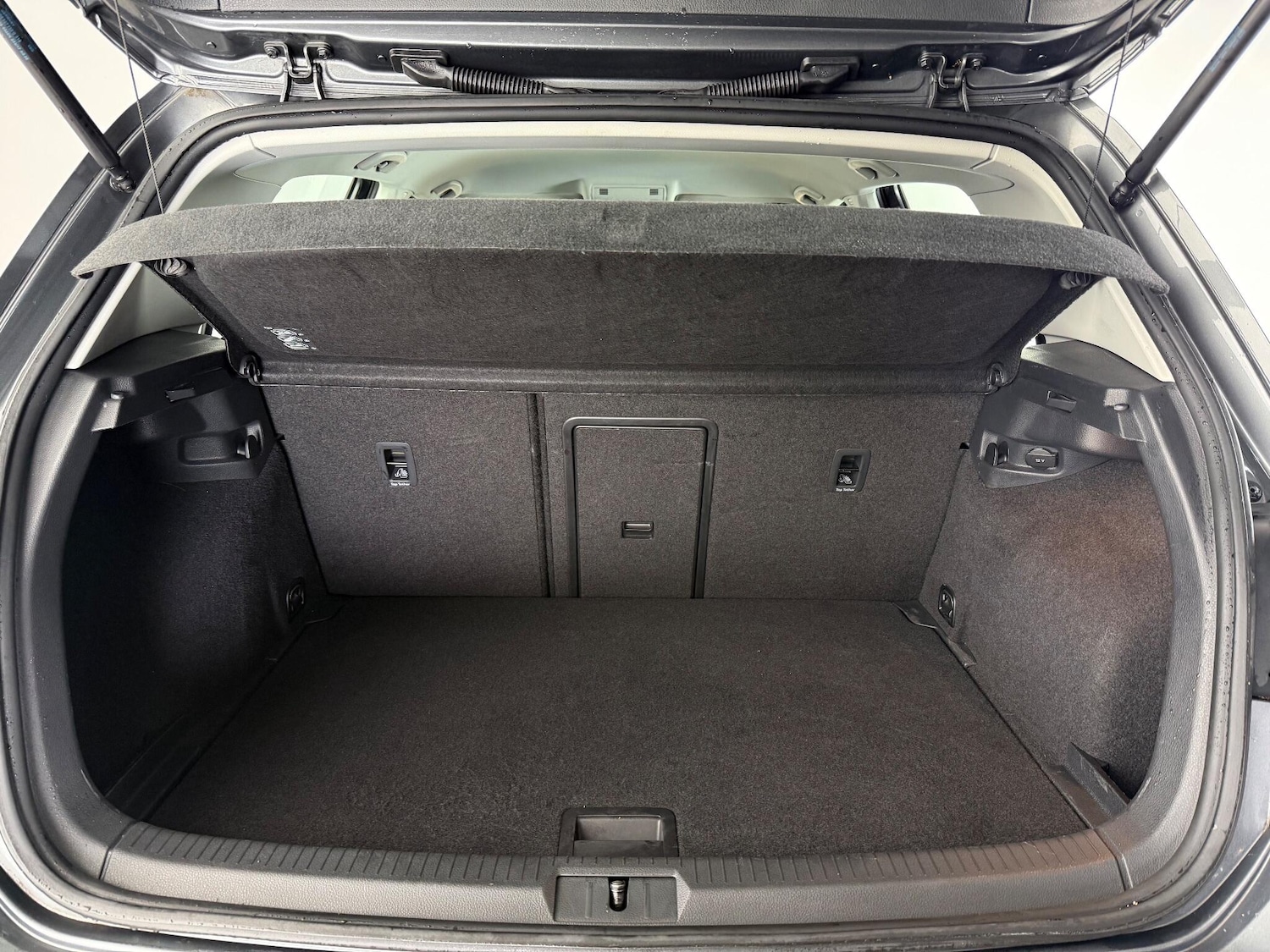 Used Volkswagen Golf 2017 for sale - 77259603: Photo 10