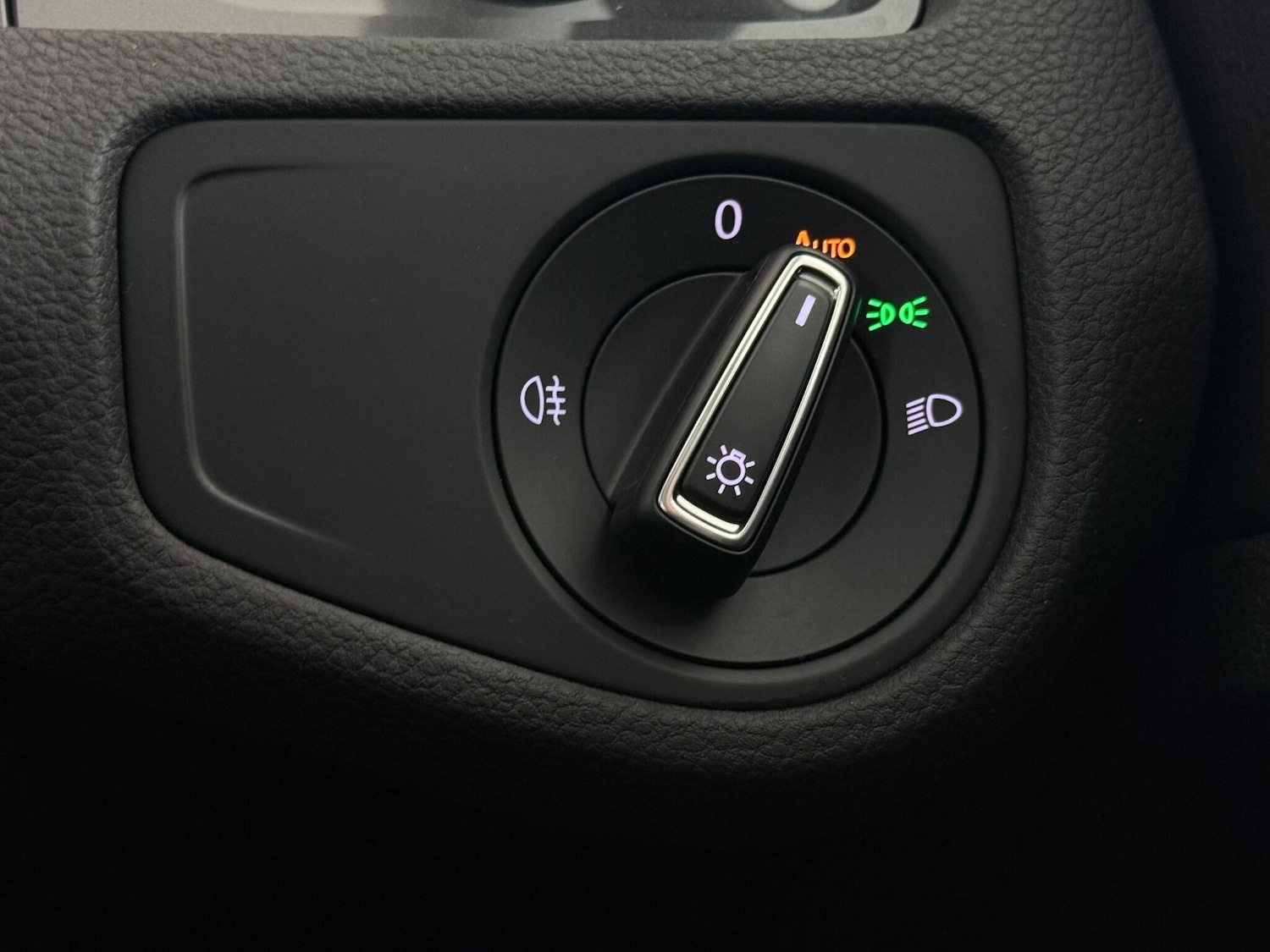 Used Volkswagen Golf 2017 for sale - 77259603: Photo 32