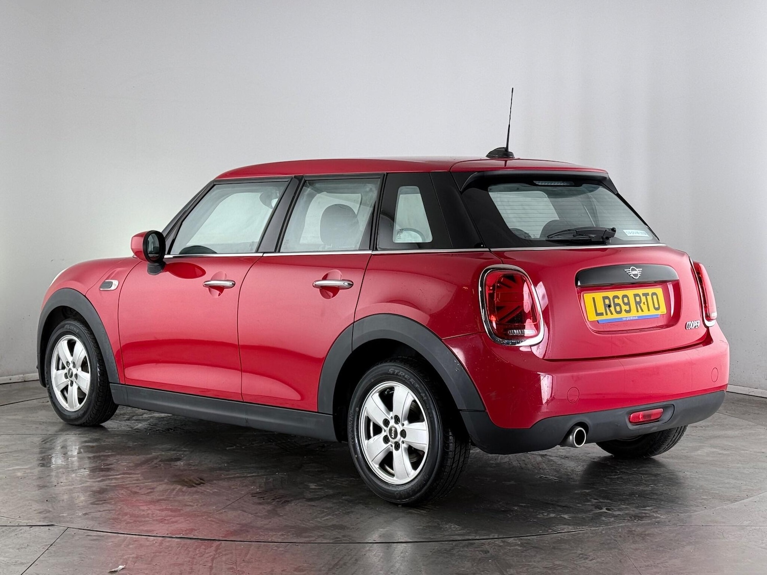 Used MINI Hatch 2019 for sale - 77260448: Photo 3