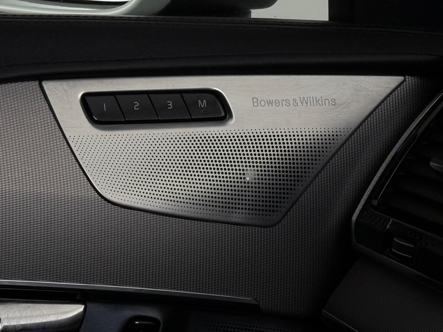 Used Volvo XC90 2015 for sale - 76468346: Photo 31