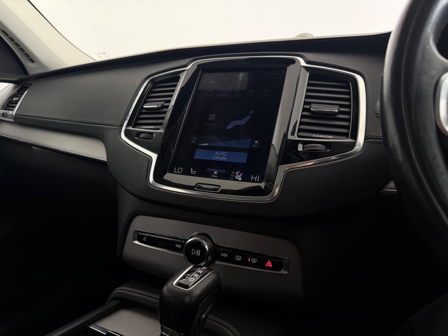 Used Volvo XC90 2015 for sale - 76468346: Photo 50