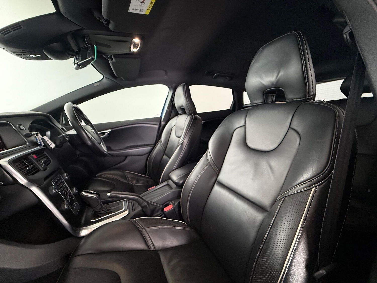 Used Volvo V40 2018 for sale - 77222259: Photo 10