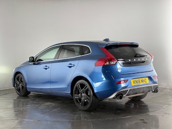 Used Volvo V40 2018 for sale - 77222259: Photo