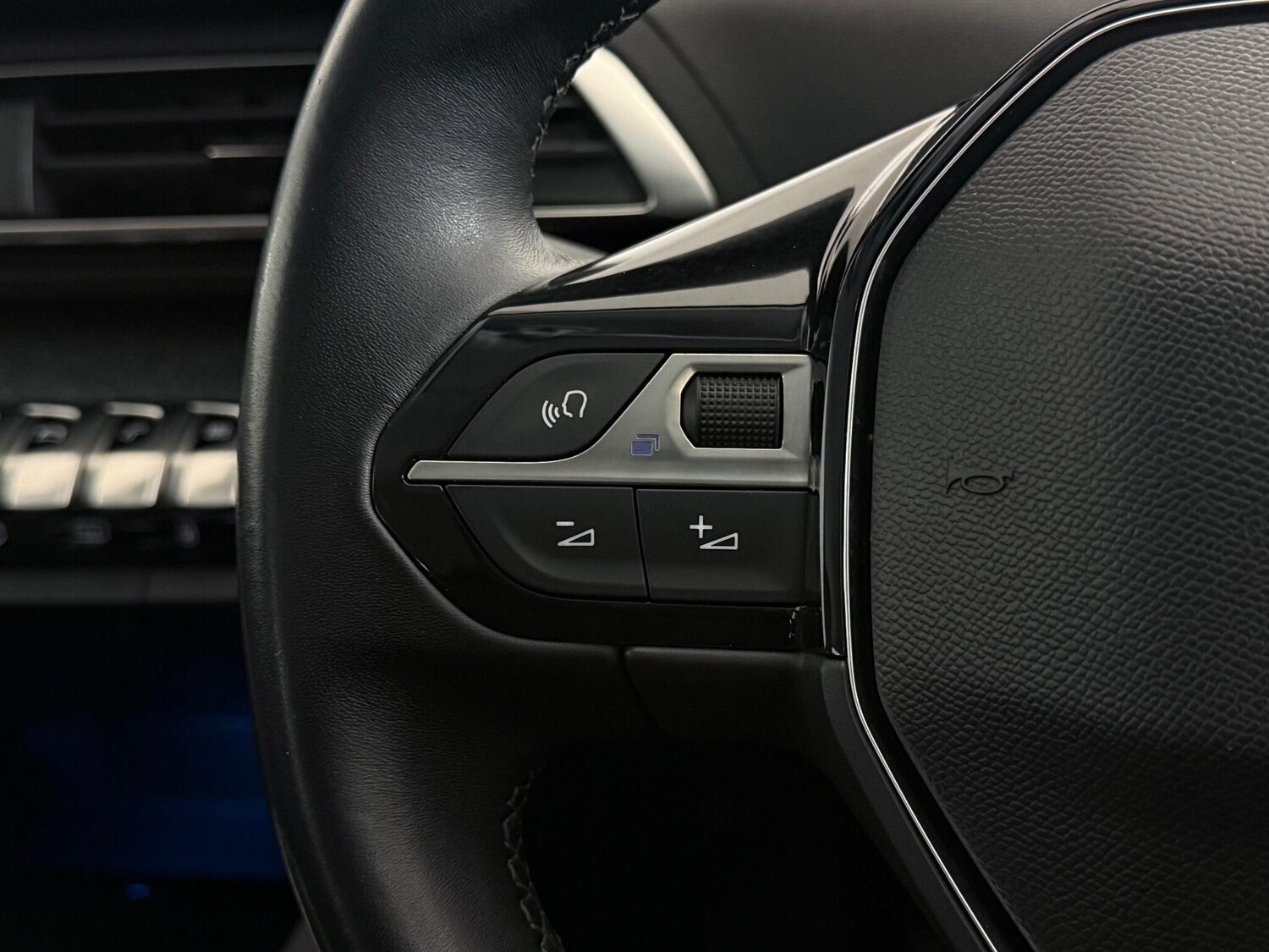 Used Peugeot 5008 2021 for sale - 77268269: Photo 18