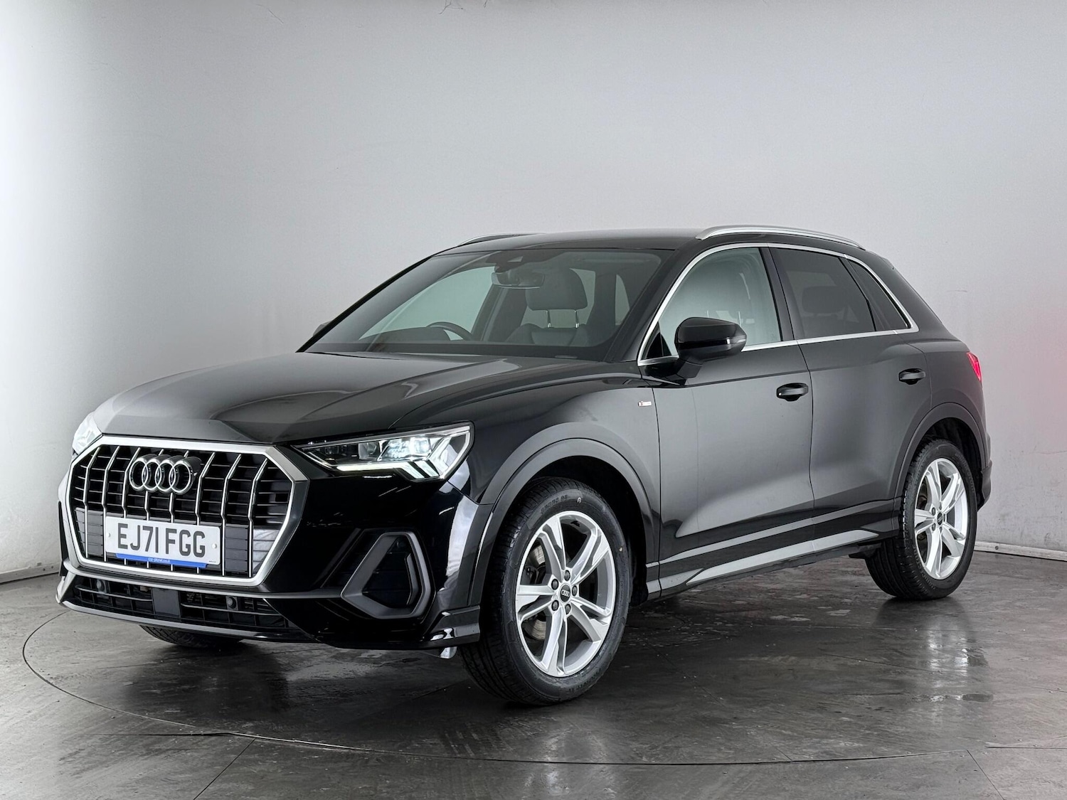 Used Audi Q3 2021 for sale - 77280041: Photo 2