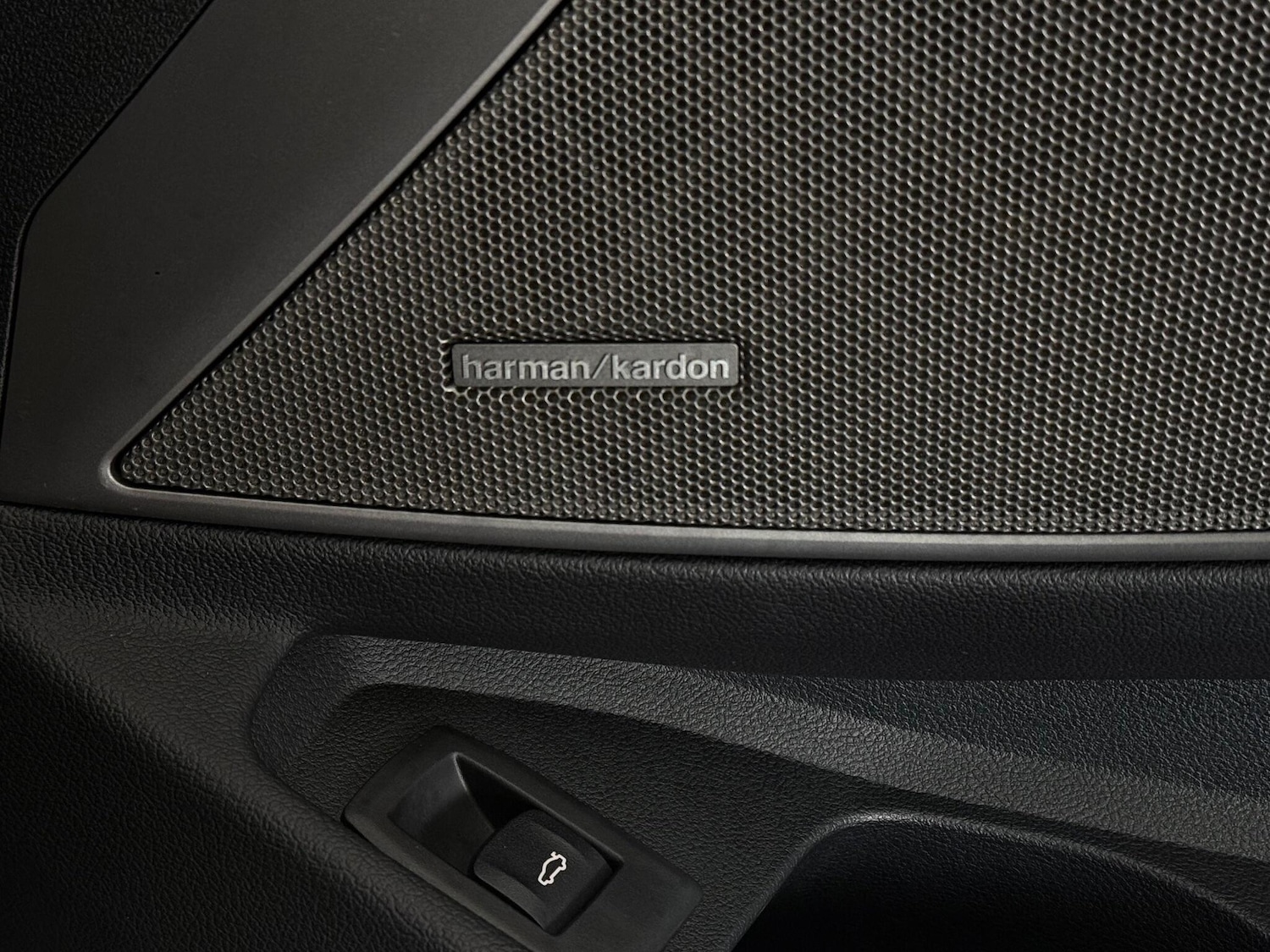 Used BMW 3 Series 2019 for sale - 76468608: Photo 31