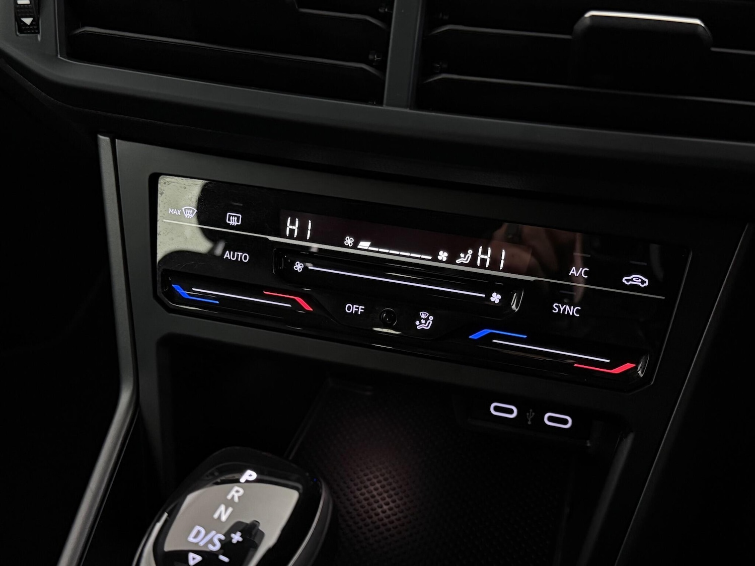 Used Volkswagen Polo 2022 for sale - 77246794: Photo 37