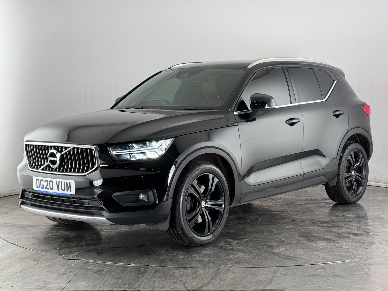 Used Volvo XC40 2020 for sale - 77246538: Photo 2