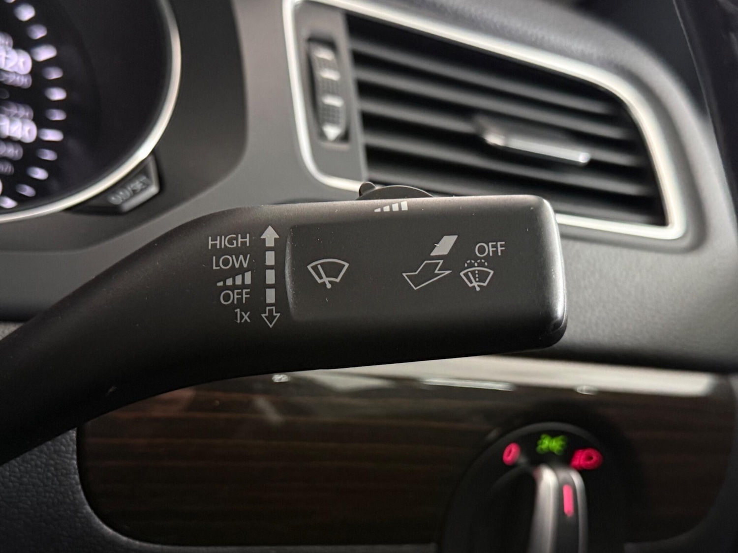 Used Volkswagen Jetta 2015 for sale - 77461071: Photo 24