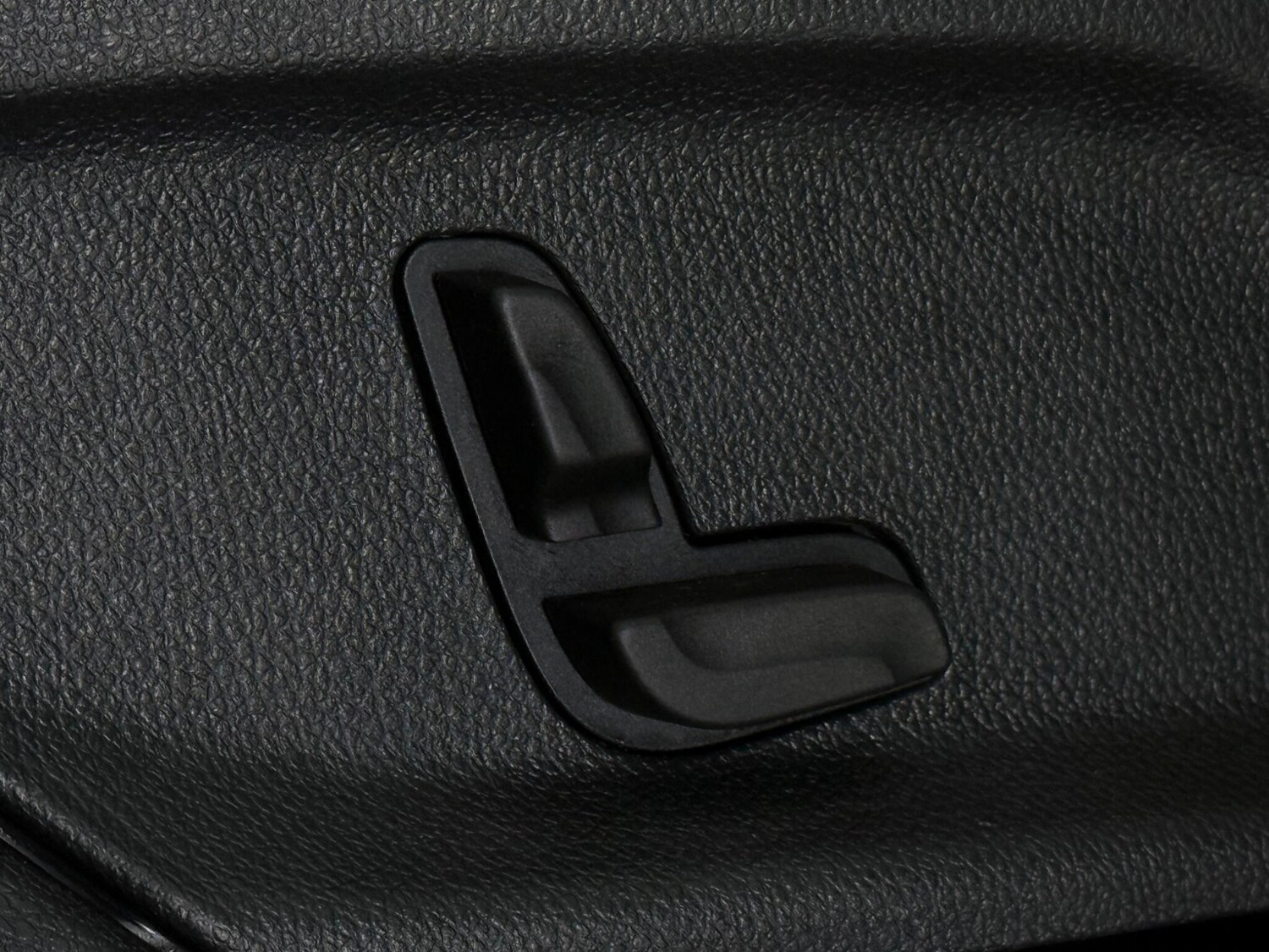 Used Mercedes-Benz GLC 2019 for sale - 77469436: Photo 16