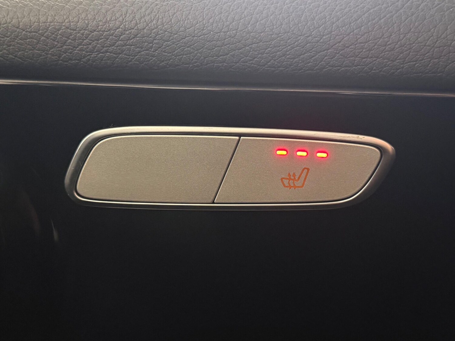 Used Mercedes-Benz GLC 2019 for sale - 77469436: Photo 17